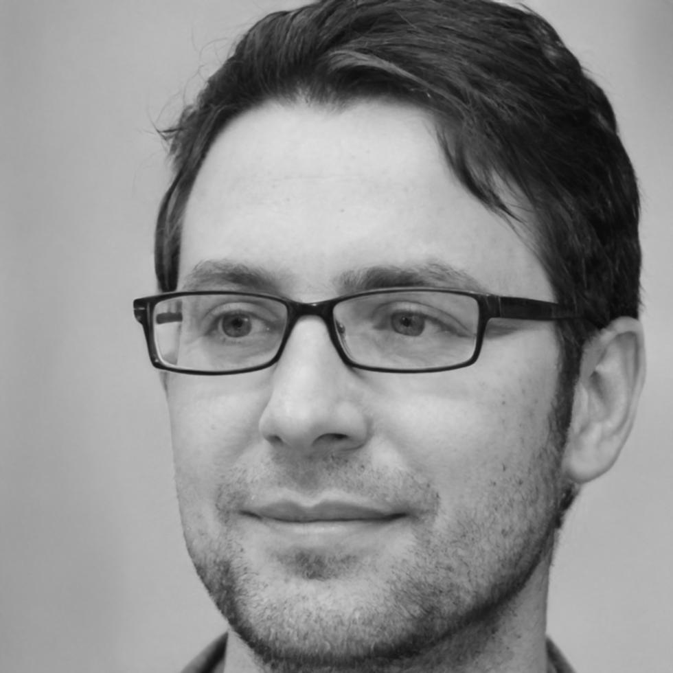 Lysander Tremaine, Financial Education Director at Lenoxarivara